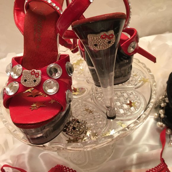 AMAZING vinatge cherry red glass platforms with hell kitty crystal details! - Picture 3 of 16